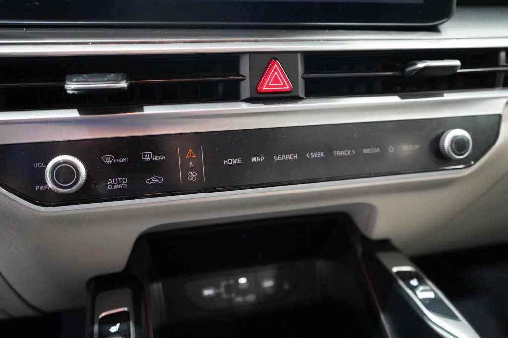 Used 2024 Kia Sorento S FWD image 30