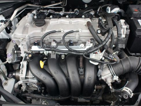 Used 2022 Toyota Corolla LE image 25