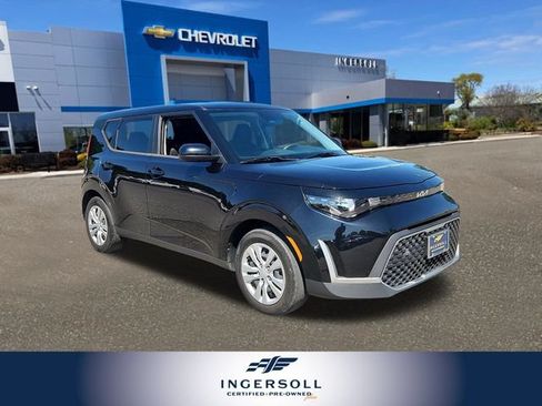 Used 2023 Kia Soul LX FWD image 1