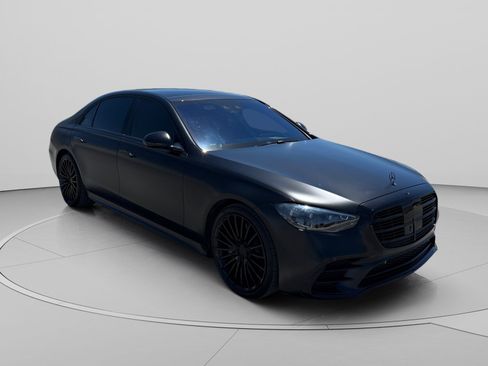 Used 2022 Mercedes-Benz S 580 4MATIC Sedan w/ AMG Line Package image 7