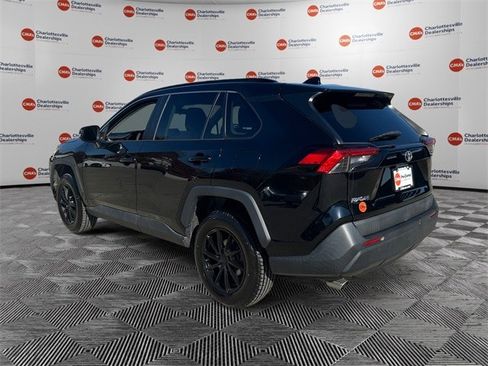 Used 2019 Toyota RAV4 XLE image 3