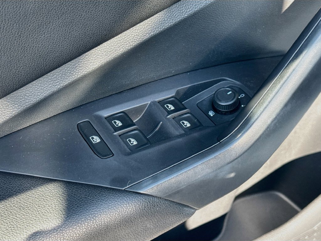 Used 2019 Volkswagen Jetta S w/ Driver Assistance Package FWD image 23