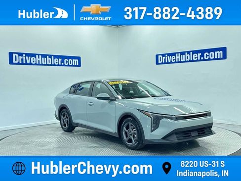 Used 2025 Kia K4 LXS image 1