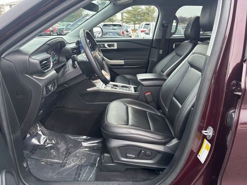 Used 2023 Ford Explorer XLT w/ Equipment Group 202A image 15