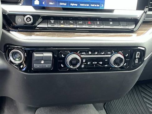 Used 2025 Chevrolet Silverado 2500 LT w/ Safety Package AWD/4WD image 30