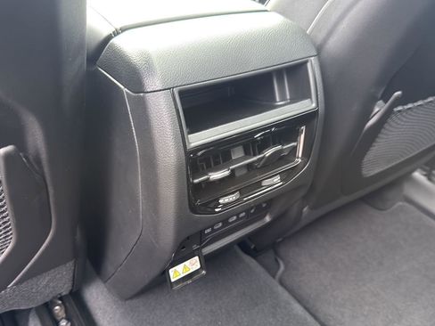New 2026 Jeep Grand Cherokee Limited w/ Luxury Tech Group II RWD image 29