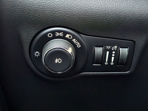 New 2026 Jeep Compass Limited image 19