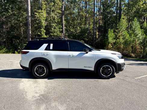 New 2025 Nissan Pathfinder Rock Creek image 28