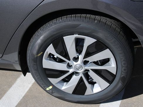 New 2025 Nissan Altima 2.5 S image 8