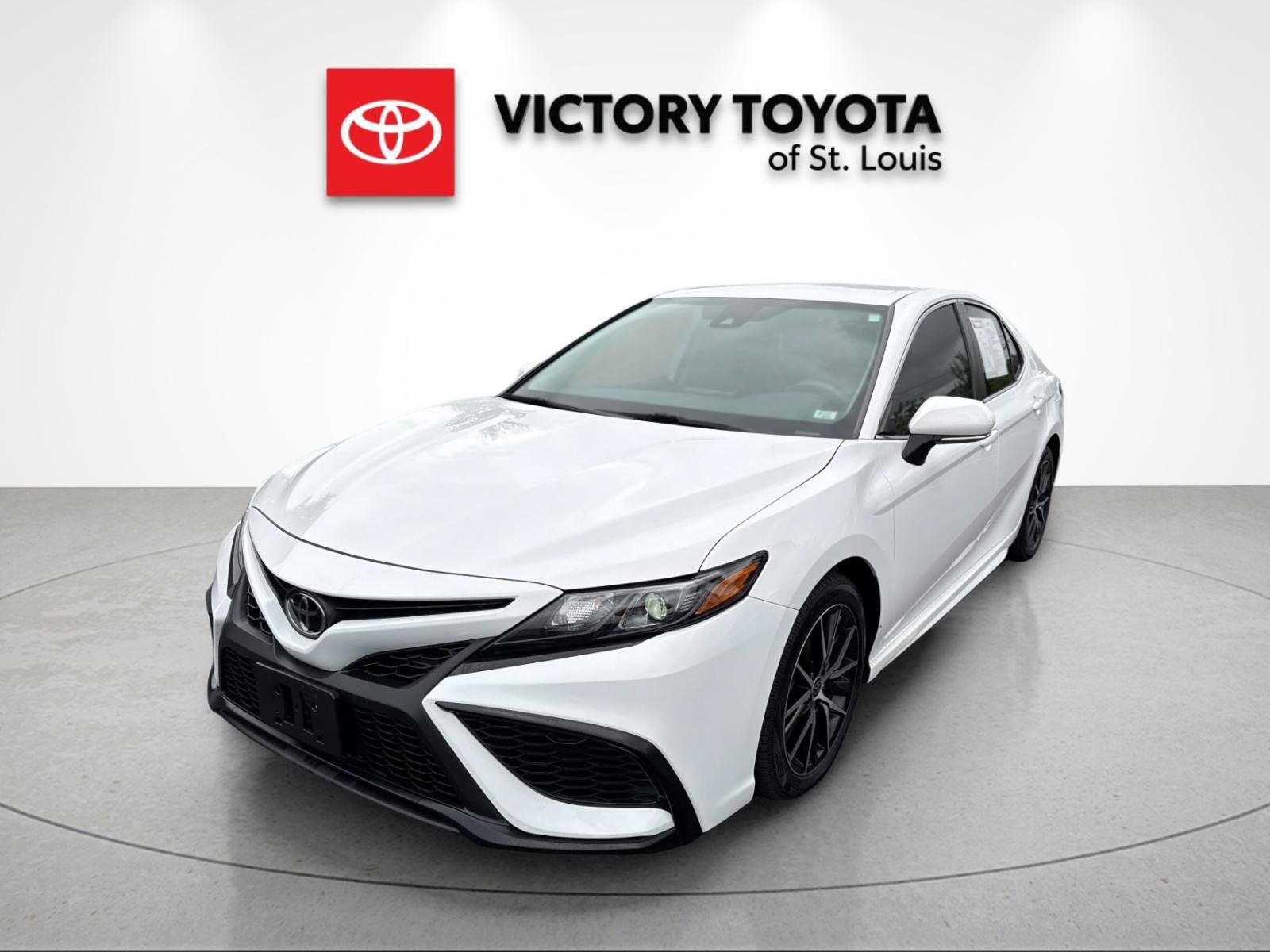 Used 2023 Toyota Camry SE FWD image 7