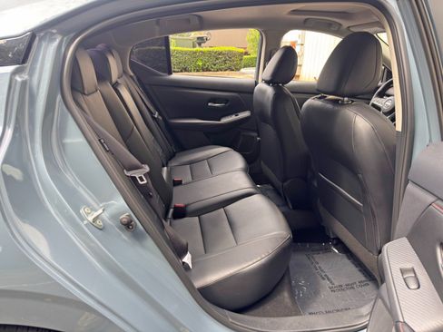 Used 2025 Nissan Sentra SR w/ SR Premium Package FWD image 34