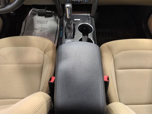 Certified 2017 Ford Explorer XLT AWD/4WD image 16