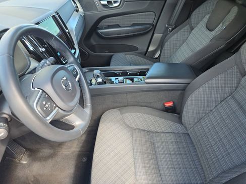 Certified 2023 Volvo XC60 B5 Core image 24