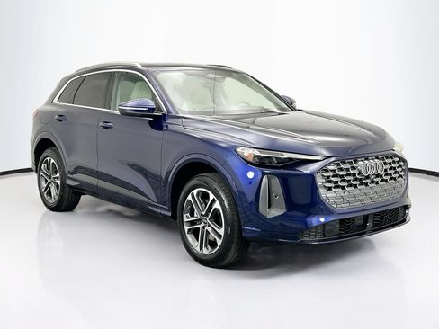 Used 2025 Audi Q5 Premium Plus w/ Premium Plus AWD/4WD image 4