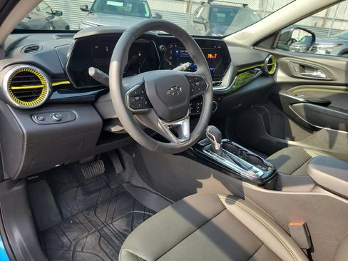 Used 2025 Chevrolet Trax ACTIV w/ Driver Confidence Package FWD image 9