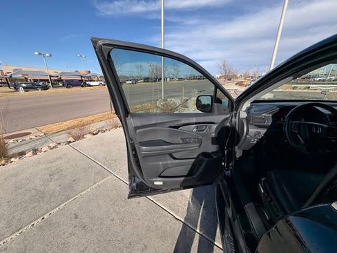 Used 2019 Honda Pilot Elite image 12