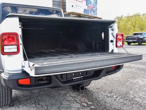Certified 2021 Jeep Gladiator Sport w/ Trailer Tow Package AWD/4WD image 13