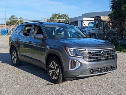 Used 2025 Volkswagen Atlas SE FWD image 3