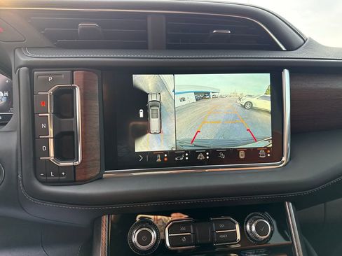 Used 2023 GMC Yukon Denali Ultimate image 25
