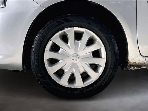 Used 2017 Nissan Versa SV image 10