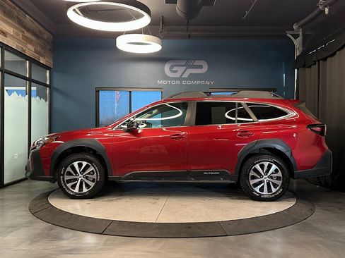 Used 2024 Subaru Outback Premium image 6