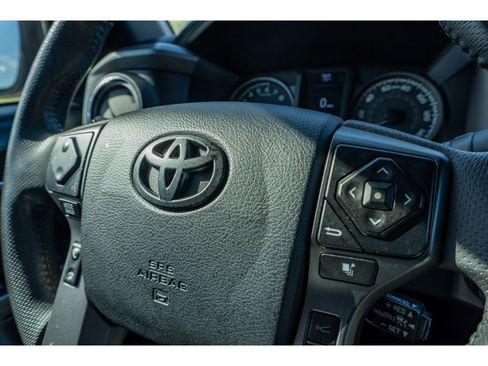 Used 2019 Toyota Tacoma TRD Sport w/ Technology Package image 26