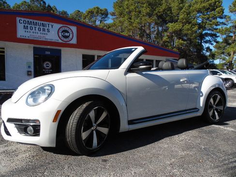 Used 2013 Volkswagen Beetle 2.0T image 11