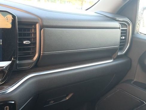 Used 2024 Chevrolet Silverado 1500 LT image 21