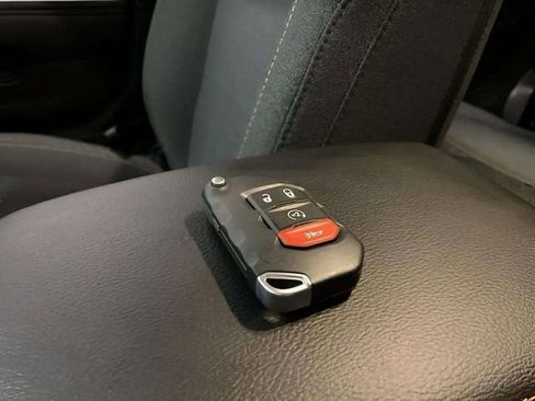 Used 2025 Jeep Wrangler Unlimited Sahara w/ Safety Group AWD/4WD image 13