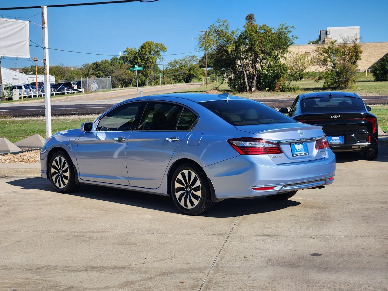 Used 2017 Honda Accord EX-L image 7