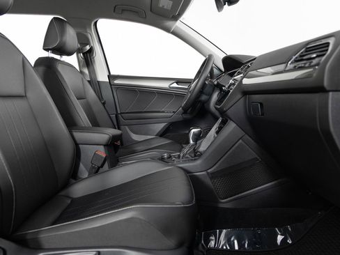 Used 2022 Volkswagen Tiguan SE AWD/4WD image 27
