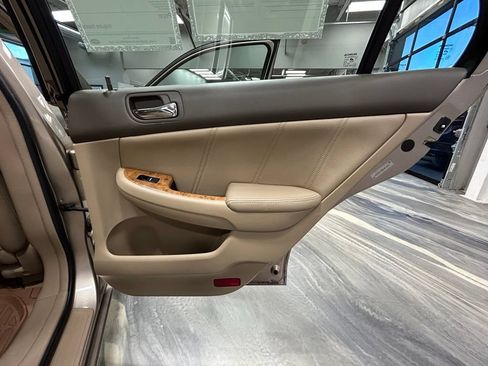 Used 2004 Honda Accord EX image 40