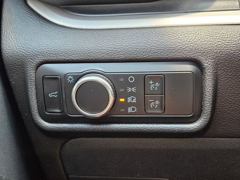 Used 2023 Ford Explorer XLT RWD image 22