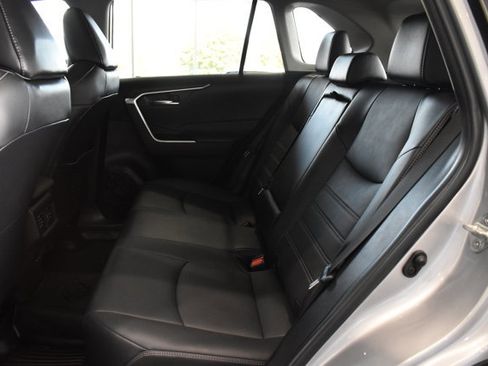 Used 2022 Toyota RAV4 XLE Premium image 26