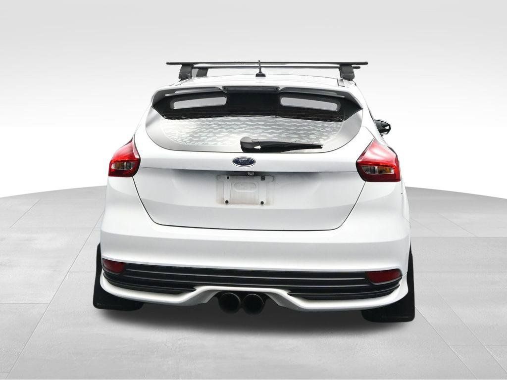 Used 2017 Ford Focus ST FWD image 4