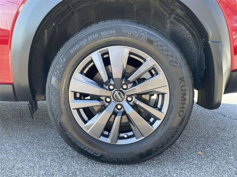 Used 2023 Nissan Pathfinder SV image 10