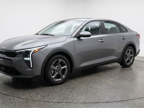 Used 2025 Kia K4 FWD image 3