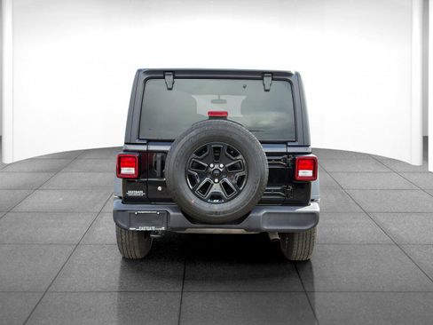 Used 2018 Jeep Wrangler Unlimited Sport S image 6