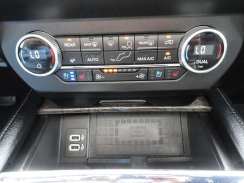 Used 2019 Ford Expedition Max Limited AWD/4WD image 21