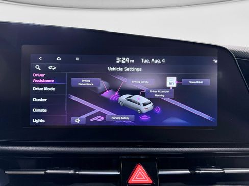 Used 2024 Kia Niro Wind w/ Wind Preserve Package FWD image 11