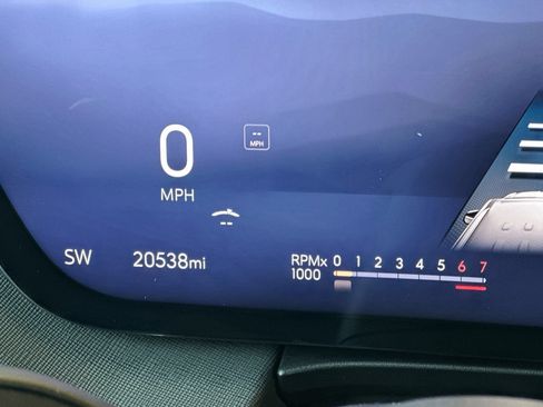 Certified 2025 Buick Enclave Preferred FWD image 28