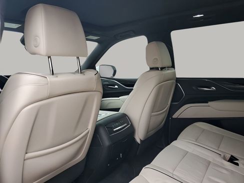 Used 2023 Cadillac Escalade Sport w/ LPO, ONYX Package image 18