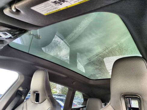 Used 2025 BMW iX xDrive50 image 19