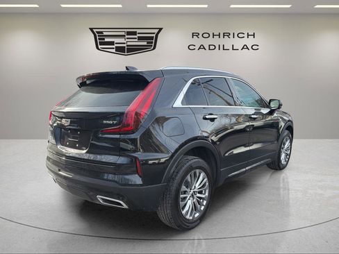 Certified 2025 Cadillac XT4 Premium Luxury w/ Cold Weather Package image 5