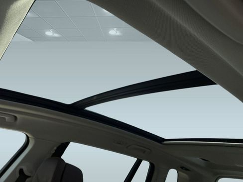 Used 2026 BMW X7 xDrive40i w/ Premium Package image 14