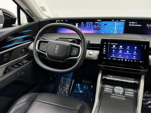 Used 2024 Lincoln Nautilus Premier w/ Equipment Group 102A image 19