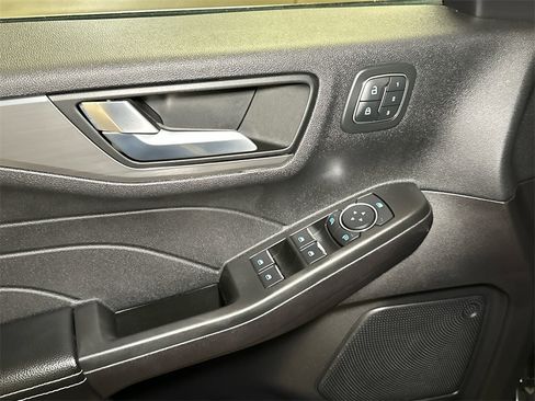 Used 2022 Ford Escape Titanium w/ Class II Trailer Tow Package image 20