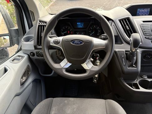 Used 2015 Ford Transit 150 XLT image 9
