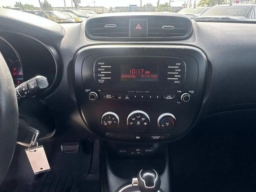 Used 2015 Kia Soul + FWD image 21
