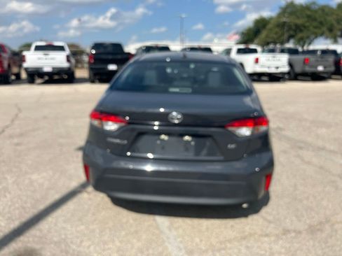 Used 2025 Toyota Corolla LE FWD image 3